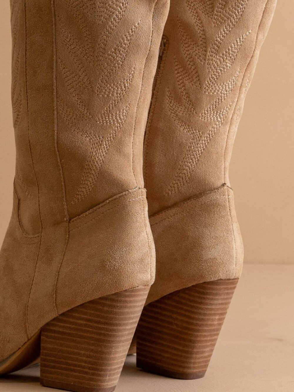 BNIB Embroidered Vegan Leather Cowboy Boots - Picture 3 of 4